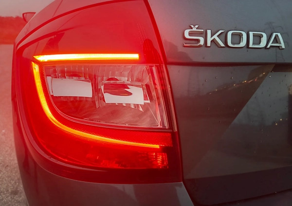 Skoda RAPID cena 40000 przebieg: 208179, rok produkcji 2019 z Warszawa małe 562